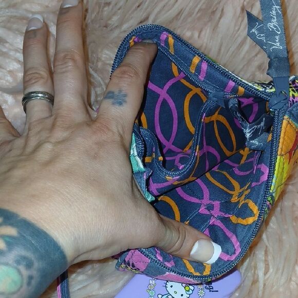Vibrant Floral Women's Bag - Picture 5 of 9